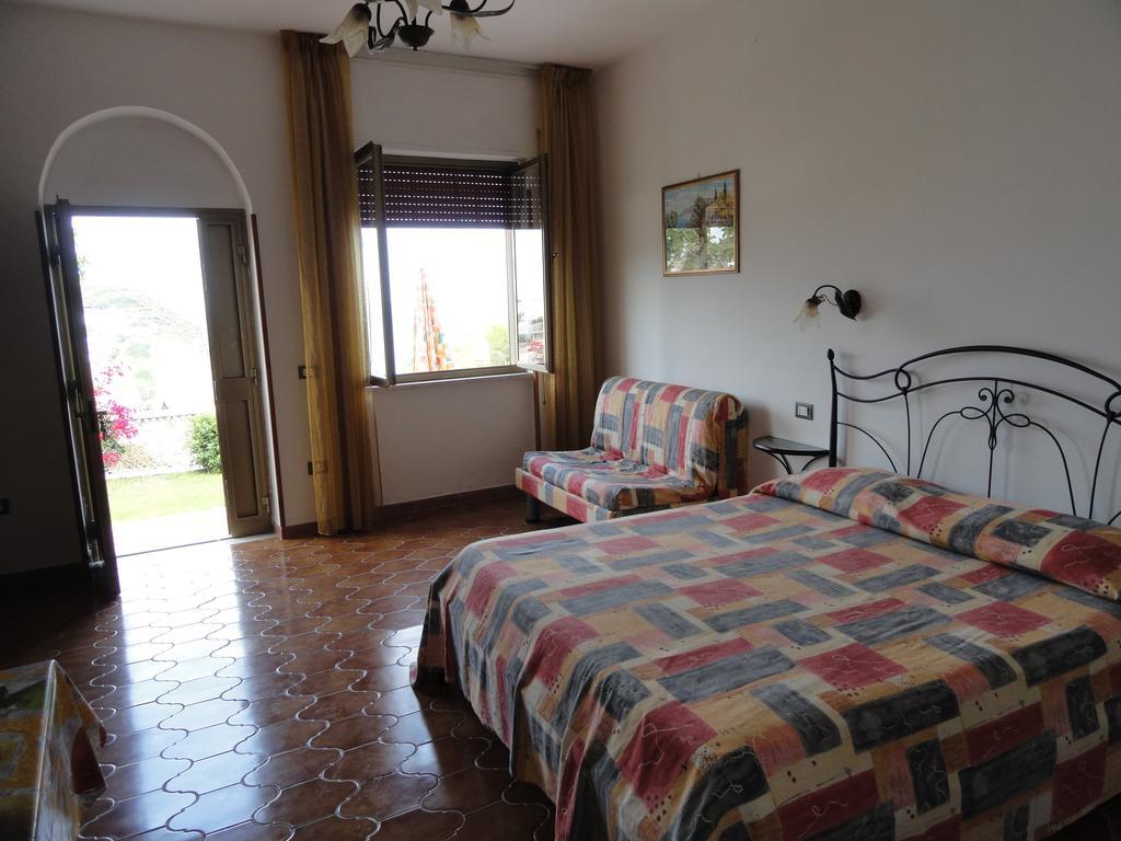 Chiaia Apartments Ponza Habitación foto