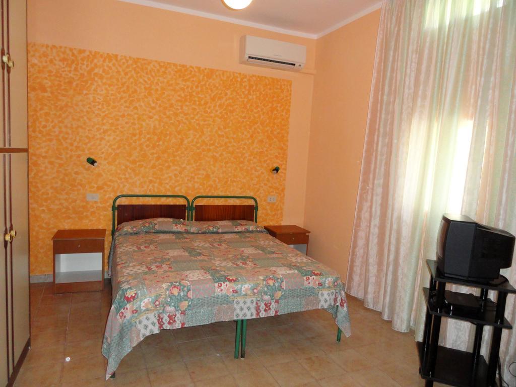Chiaia Apartments Ponza Habitación foto